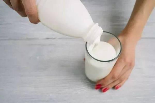 微波热牛奶怎么使用_微波炉热牛奶功能怎么用_用微波炉热牛奶方法
