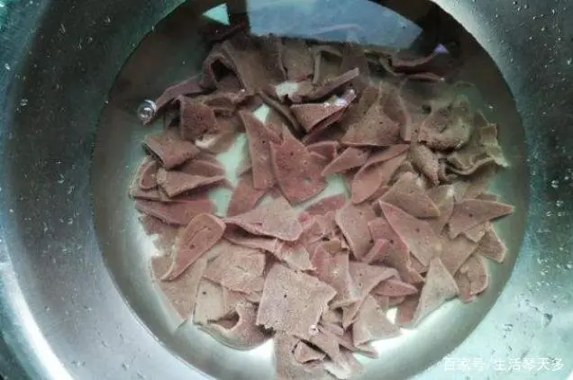 煮猪肝的做法_如何煮猪肝的做法视频_煮猪肝做法家常菜